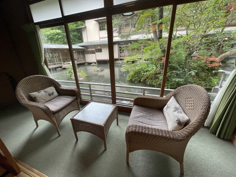 【伊豆・新井旅館】修善寺の登録有形文化財の宿　池の見える部屋