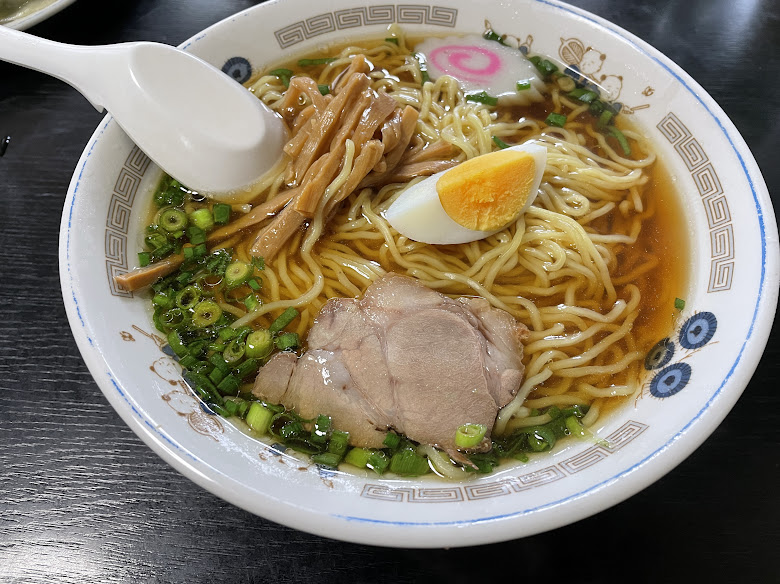 【伊豆・朋友（ぽんゆう）】修善寺駅すぐの町中華！シンプル醤油ラーメン　550円