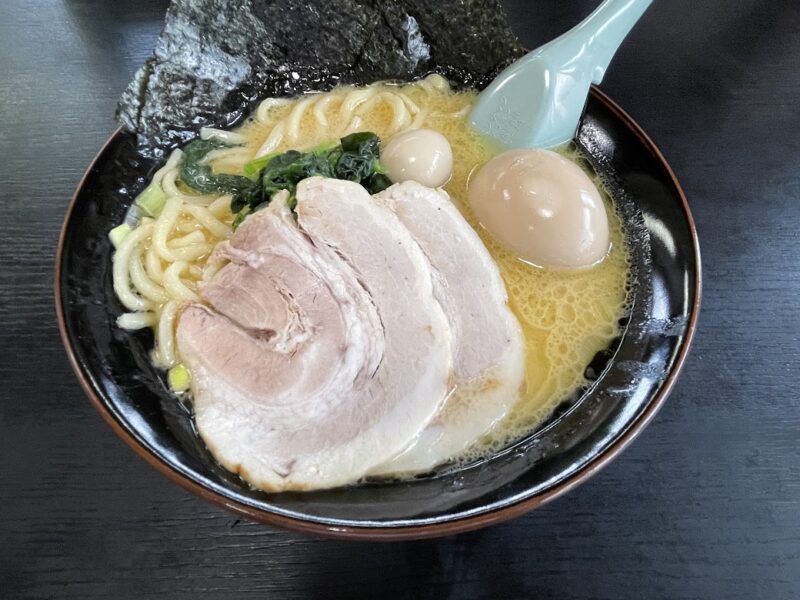 伊豆・横浜家系ラーメン壱角家　MAXラーメン980円（横浜家系ラーメン壱角家）