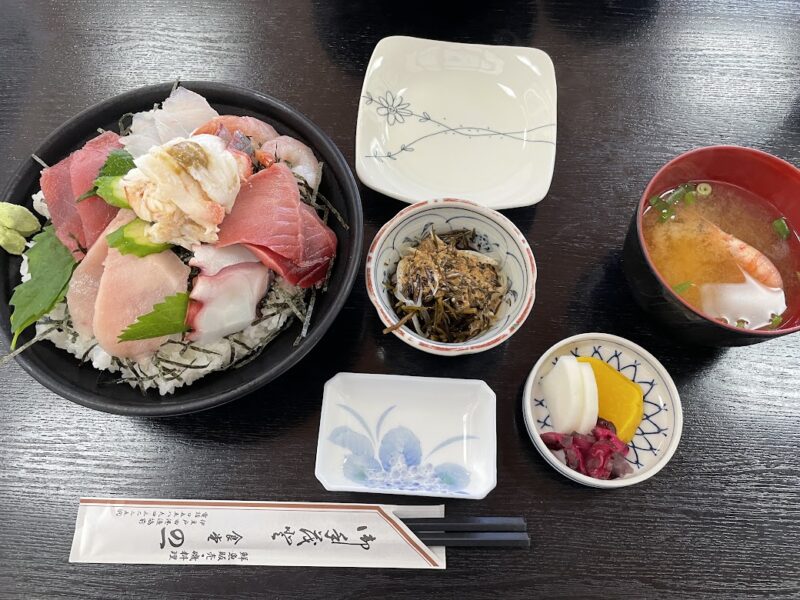 沼津市・の一食堂　タカアシガニ　海鮮丼