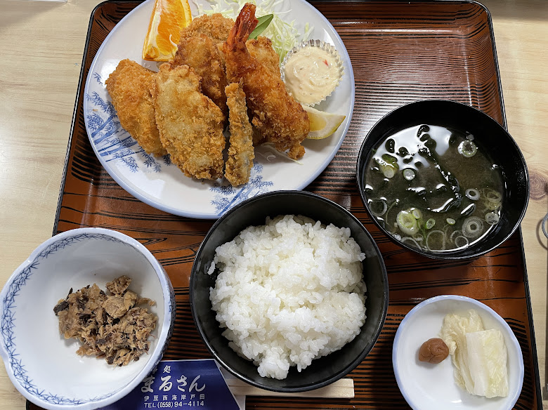 沼津戸田・まるさん　ミックスフライ定食1,760円