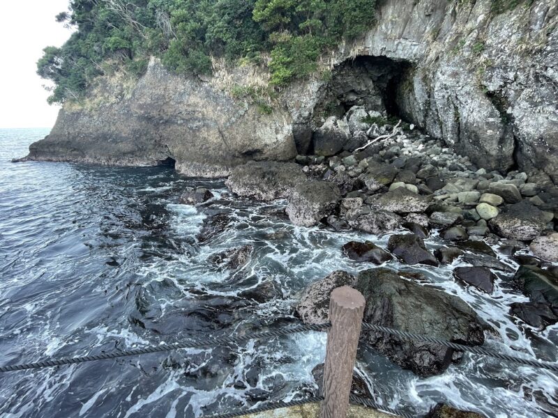 【伊東・汐吹公園】波