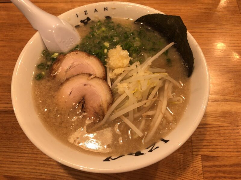 【伊東・らぁめん伊山】　とんこつラーメン￥830