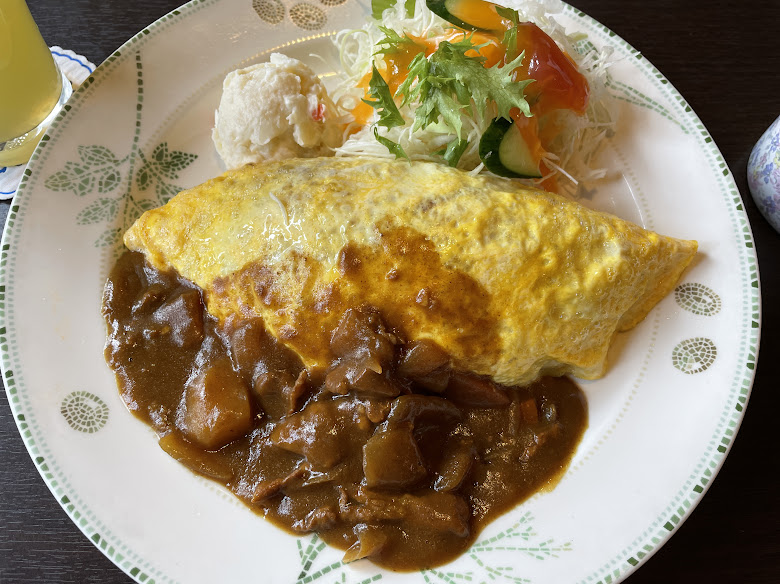 カレーオムライス1,030円【沼津・珈琲 波无 (バン)】