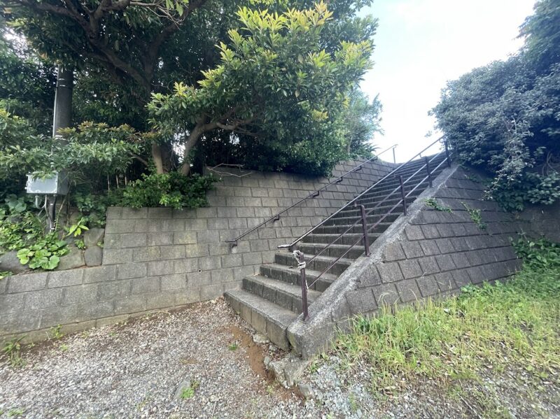 【東伊豆町・稲取どんつく神社】駐車場