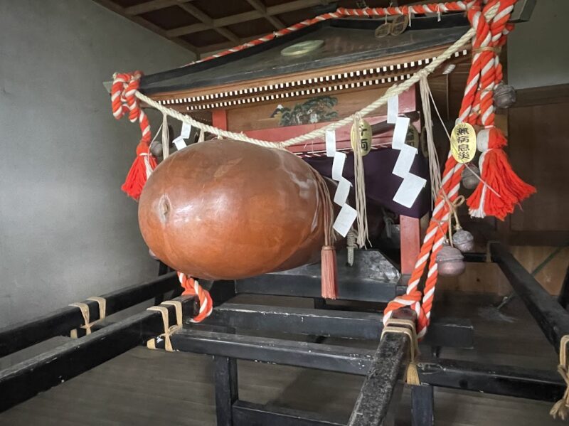 【東伊豆町・稲取どんつく神社】ご神体