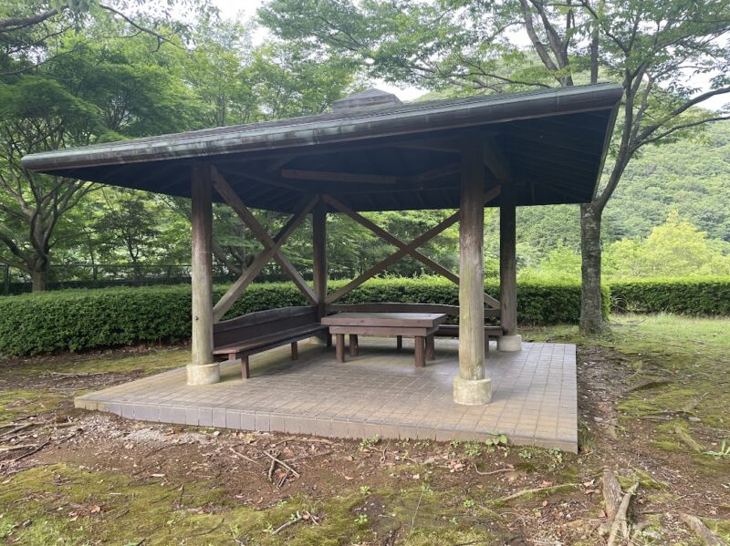 東屋【伊東・おくの公園】松川湖の奥