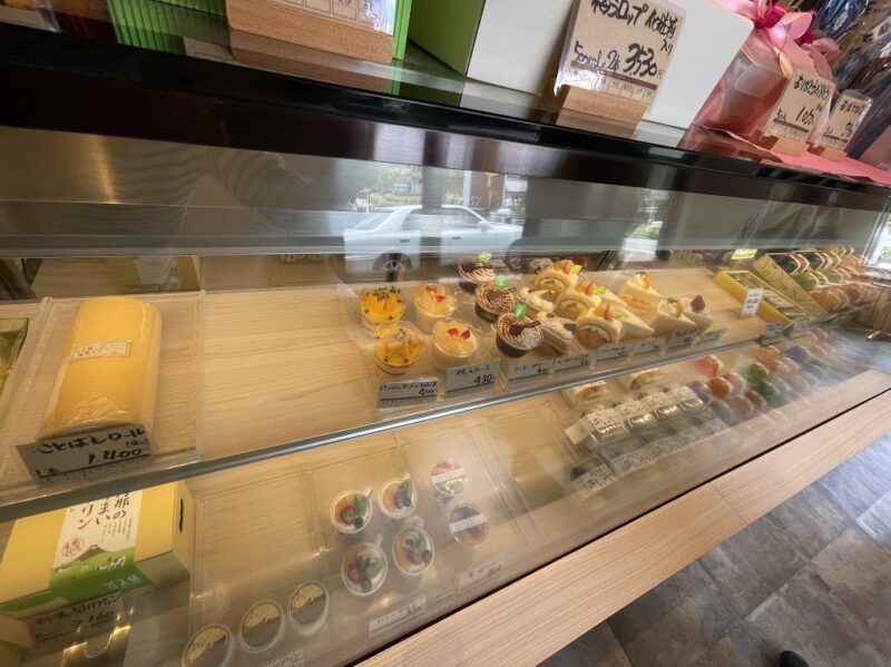 【伊豆・小戸橋製菓 本店】ケーキ