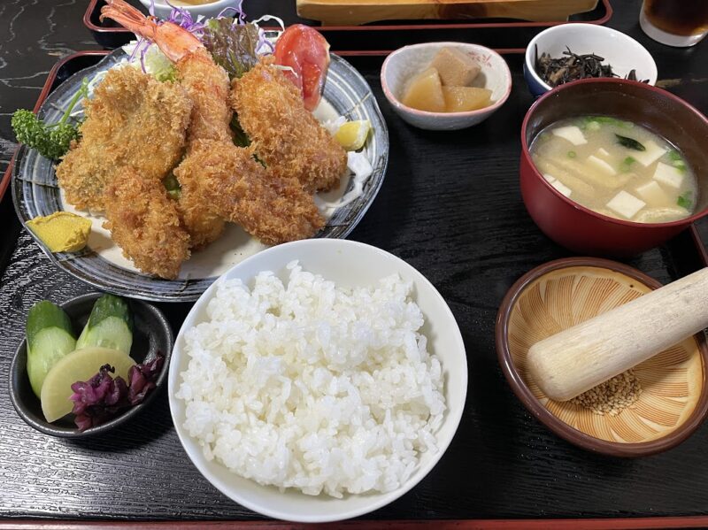 【中伊豆・たぬき】ミックス定食￥1,637