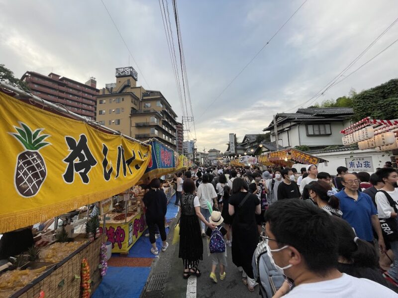 【伊豆の国市・長岡温泉 源氏あやめ祭】屋台の様子