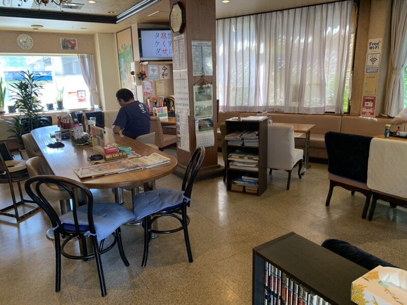 【喫茶・食堂 やまふじ】宇佐美駅前　店内